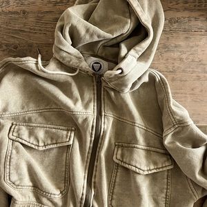 NWT cropped Urban hoodie